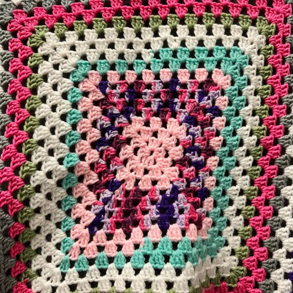 UNISEX Baby Blanket Handmade‎ Classic Retro Look Afghan NWOT STYLE #3421